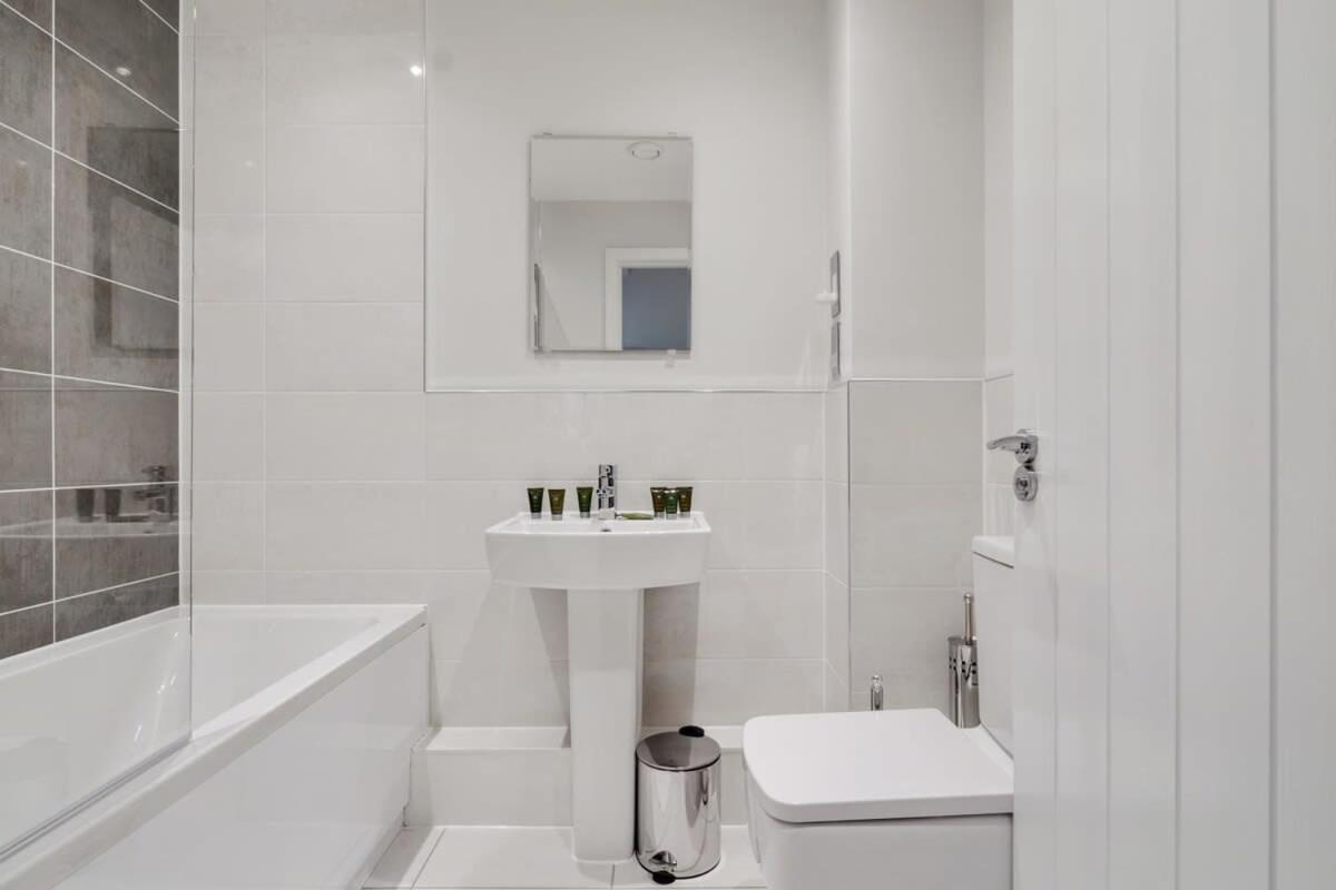 Beautiful 2 Bed Apartment In A Converted Mill Leeds  Exterior photo